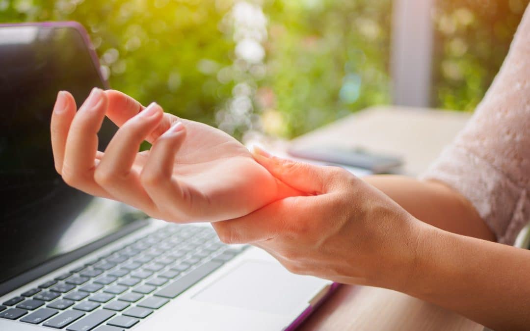 Suffering With Carpal Tunnel Syndrome? Symptoms, Causes, and Proven Treatments