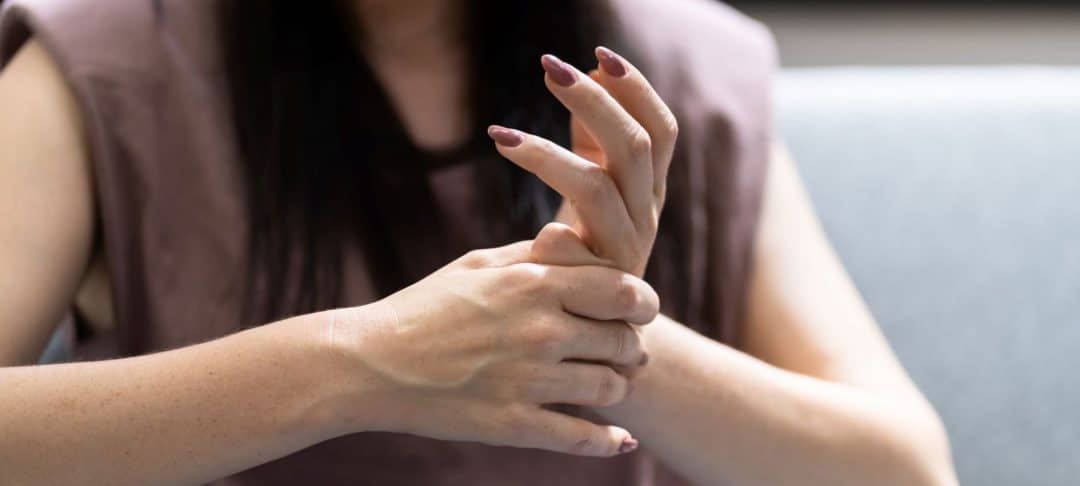 Is Cracking Your Knuckles Something to Worry About?